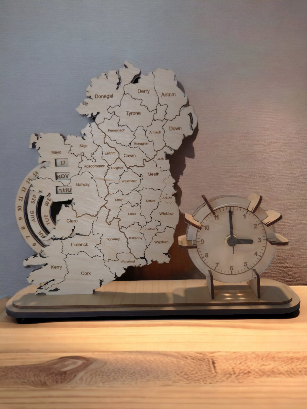 Perpetual Calendar Ireland Map with Clock