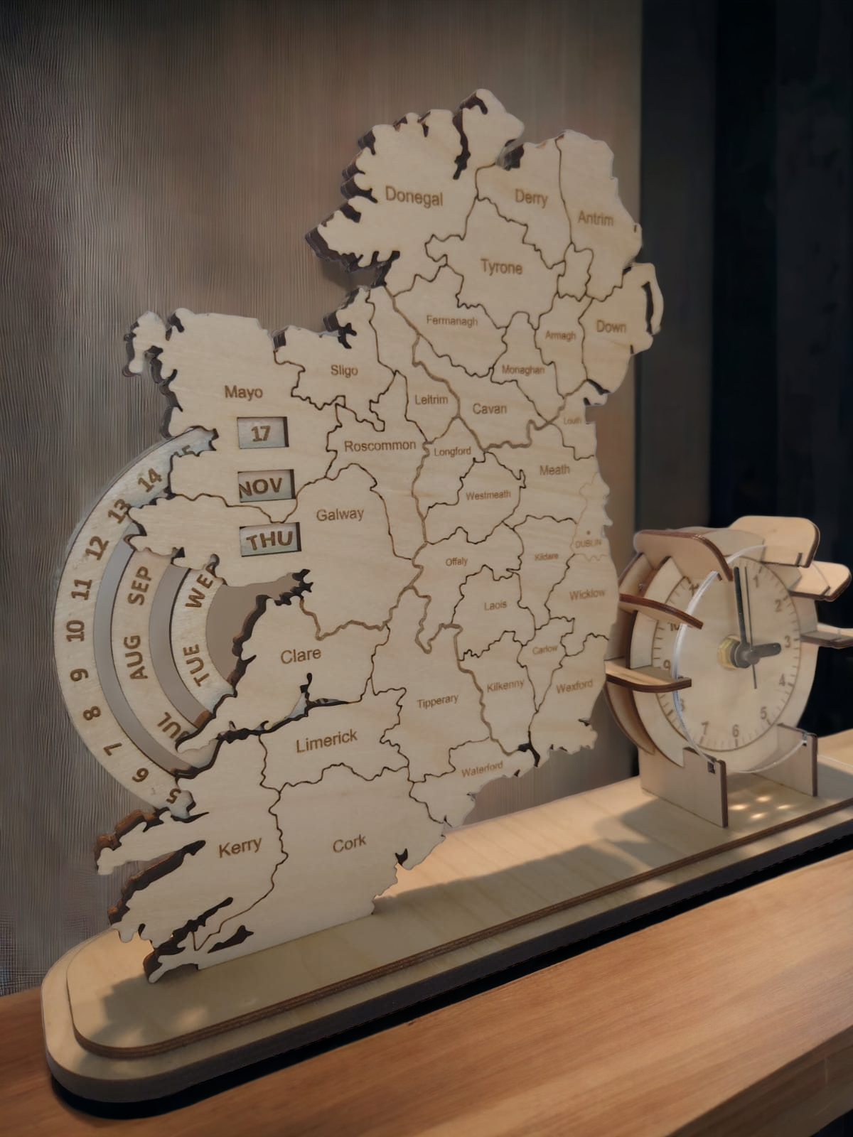 Perpetual Calendar Ireland Map with Clock